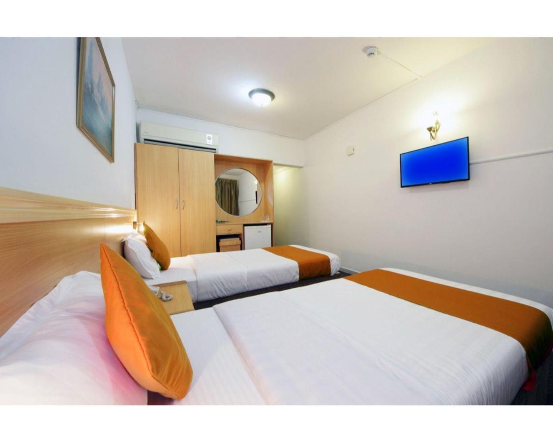 Dallas Hotel Дубай Екстериор снимка